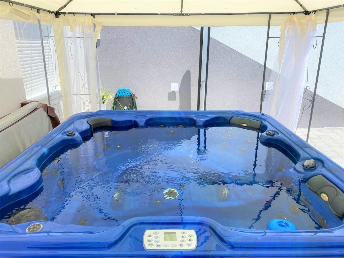 Lux Apartment Sea Shell With Jacuzzi Makarska Exteriör bild