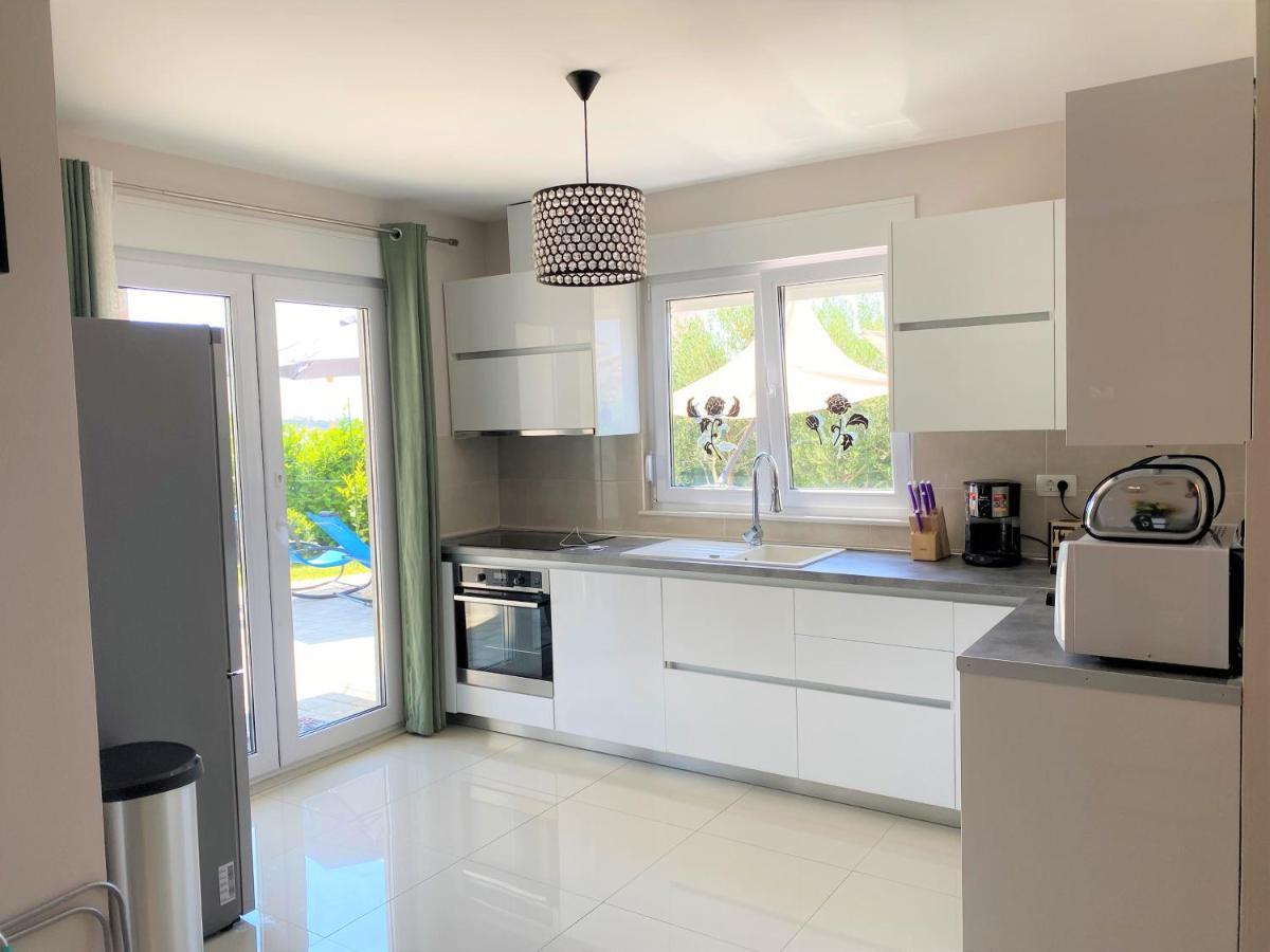 Lux Apartment Sea Shell With Jacuzzi Makarska Exteriör bild