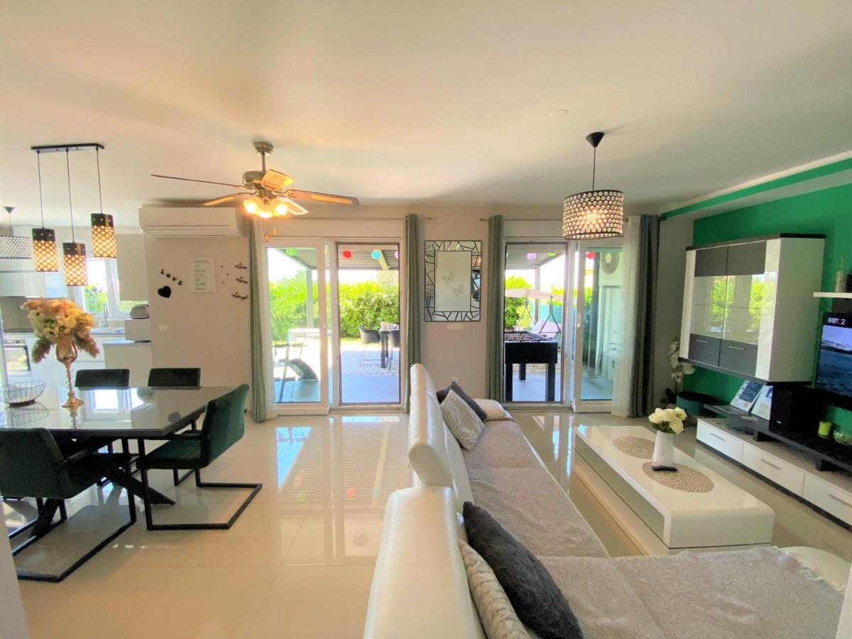 Lux Apartment Sea Shell With Jacuzzi Makarska Exteriör bild