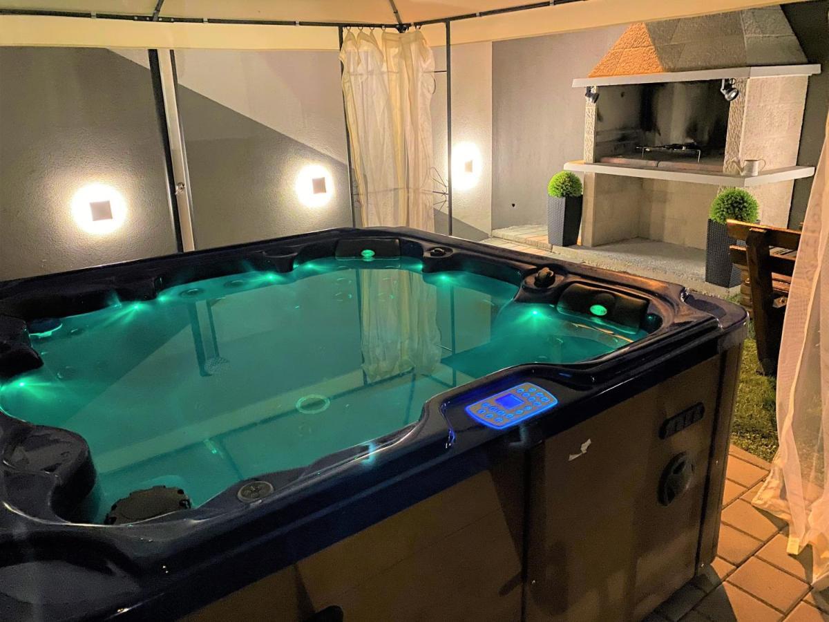 Lux Apartment Sea Shell With Jacuzzi Makarska Exteriör bild