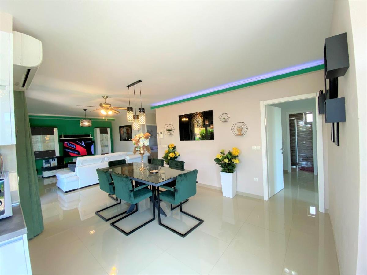 Lux Apartment Sea Shell With Jacuzzi Makarska Exteriör bild
