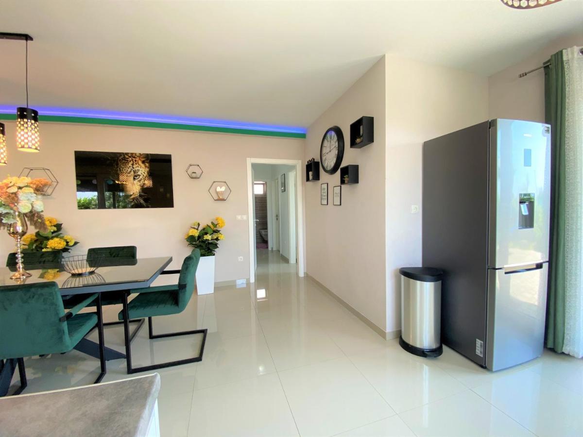 Lux Apartment Sea Shell With Jacuzzi Makarska Exteriör bild