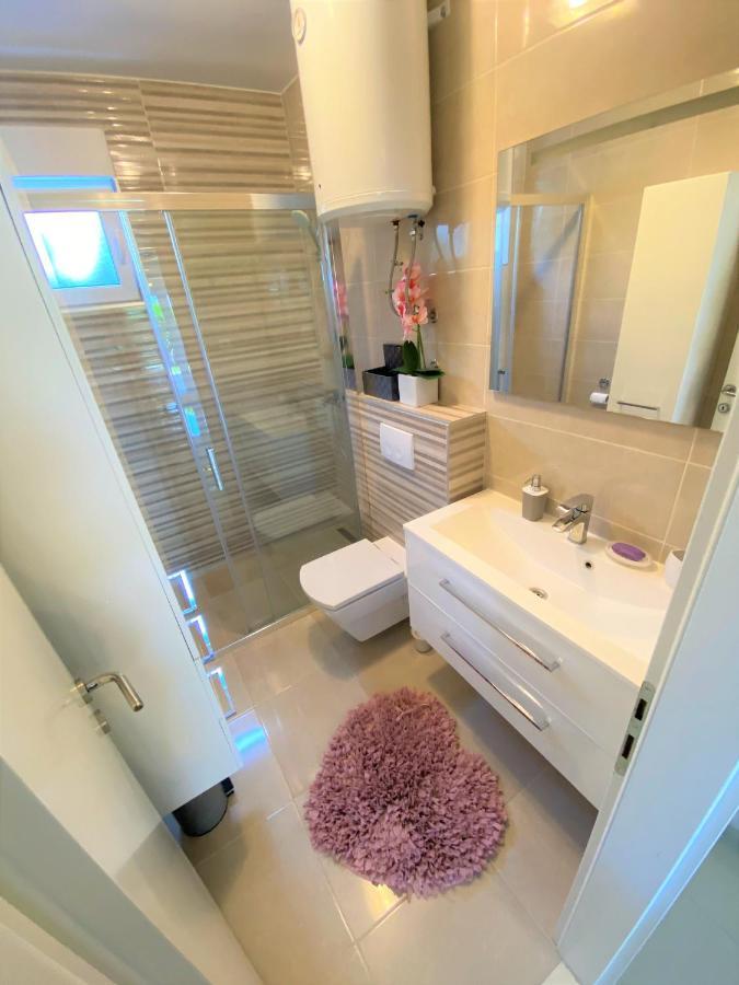 Lux Apartment Sea Shell With Jacuzzi Makarska Exteriör bild