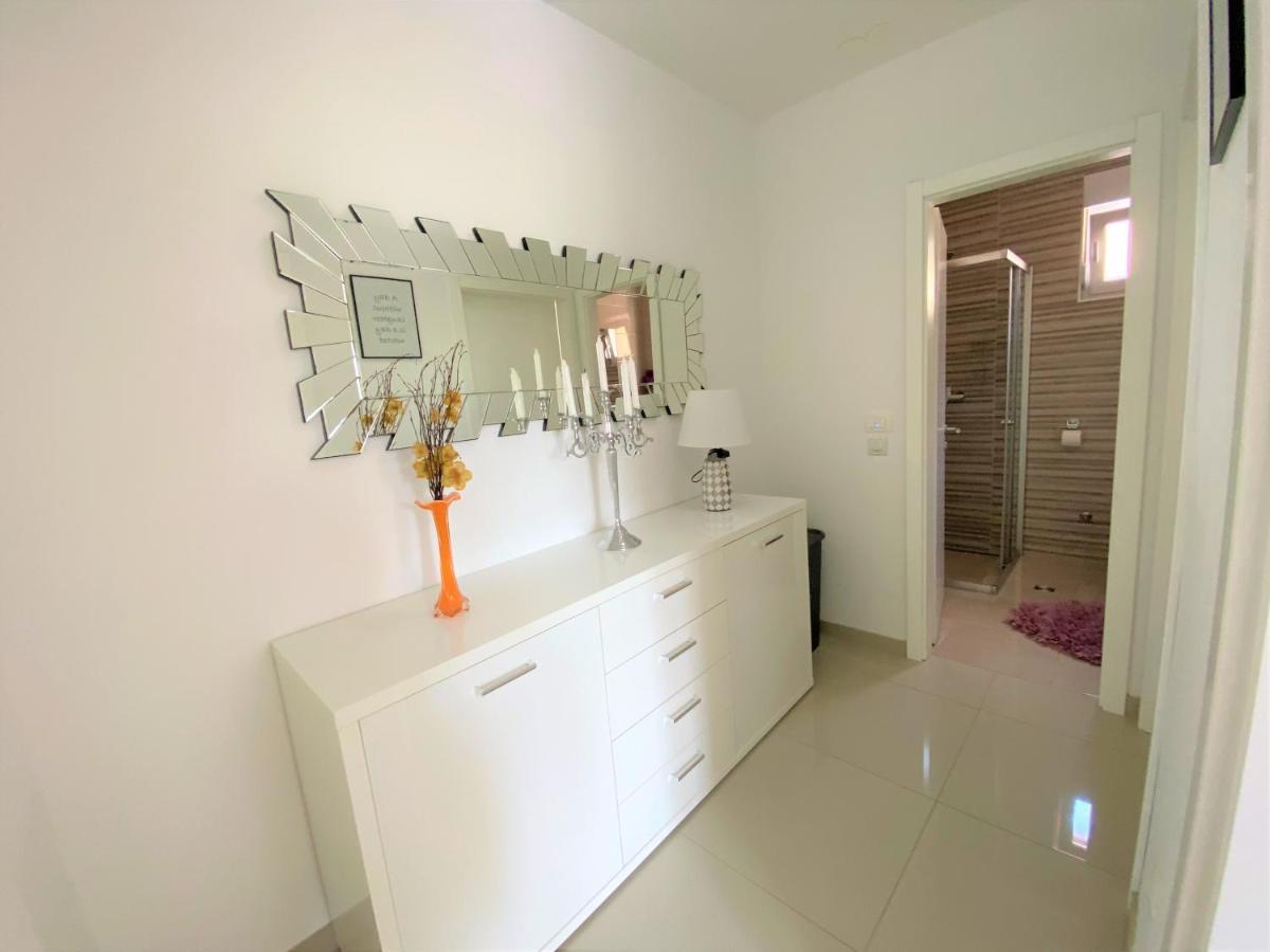 Lux Apartment Sea Shell With Jacuzzi Makarska Exteriör bild
